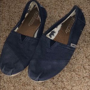 Navy toms!!